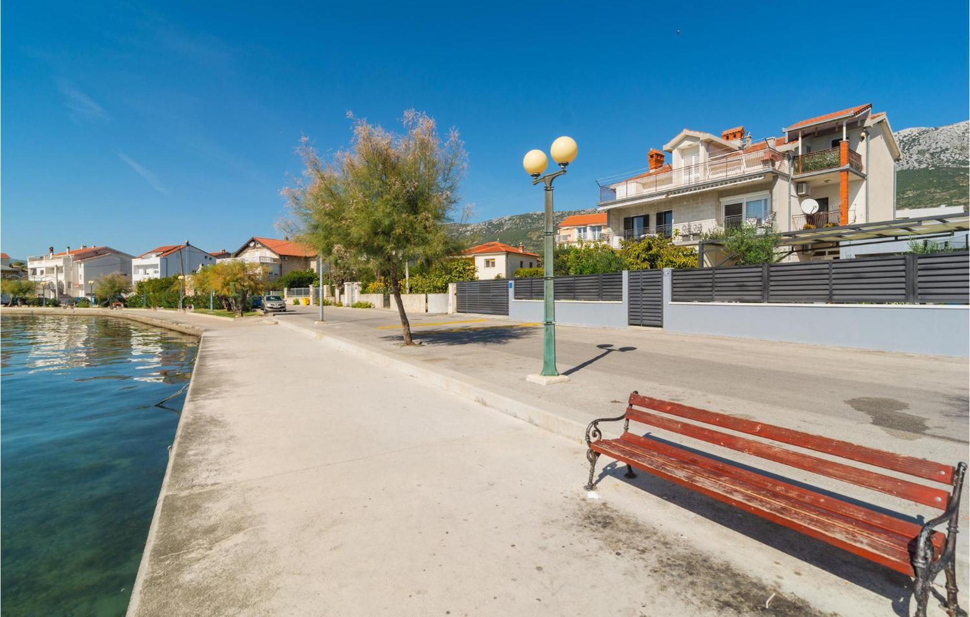 Stunning Apartment In Kastel Kambelovac Kaštela Extérieur photo